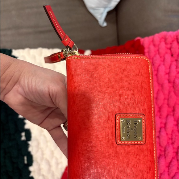 Dooney & Bourke Saffiano Leather Red Zip-Around Wristlet Wallet Like New! - Picture 9 of 10